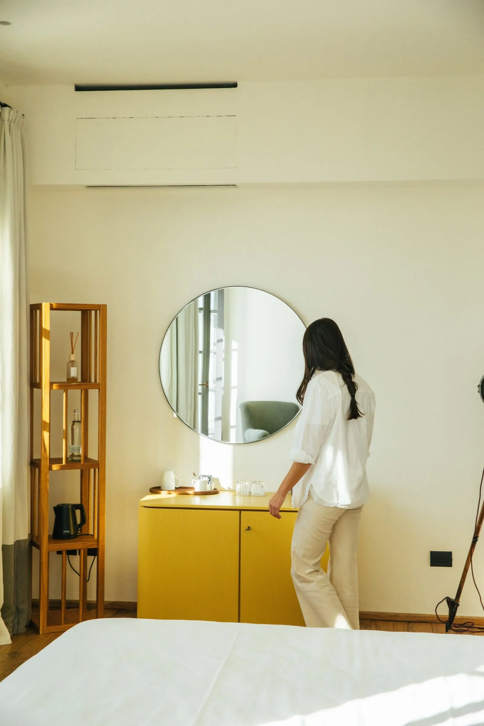Junior Suite No. 5, detail