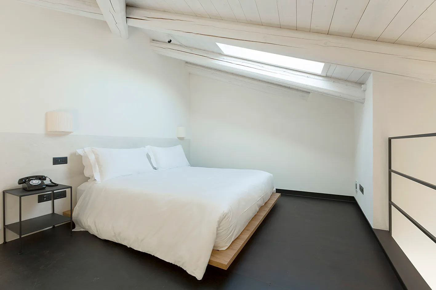 Vertical Suite No. 6