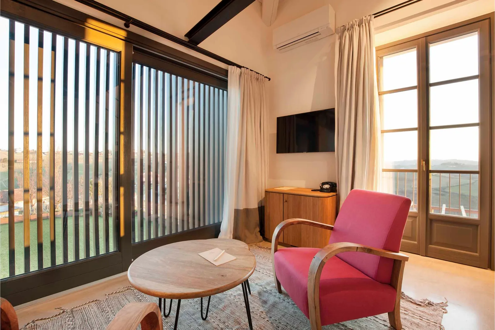 Vertical Suite No. 6
