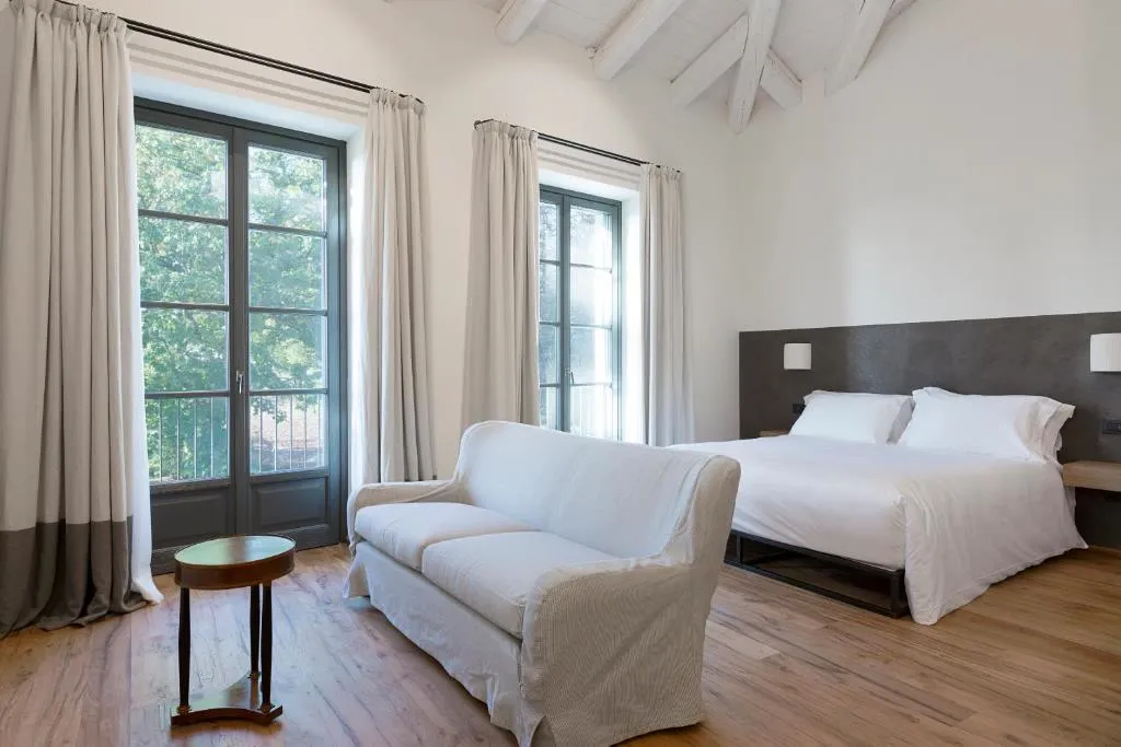Deluxe Suite No. 8, photo 2